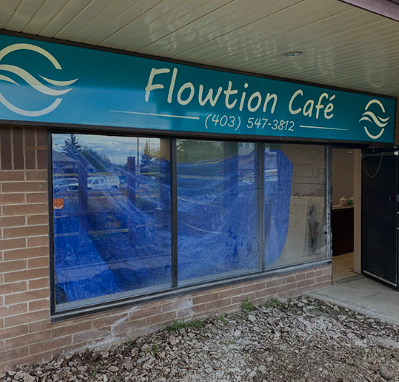 How to Use Outdoor Signs Effectively to Attract More Customers