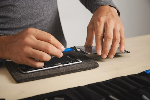 Quick and Reliable Phone Screen Repair Services Near You - Tech Monarchy