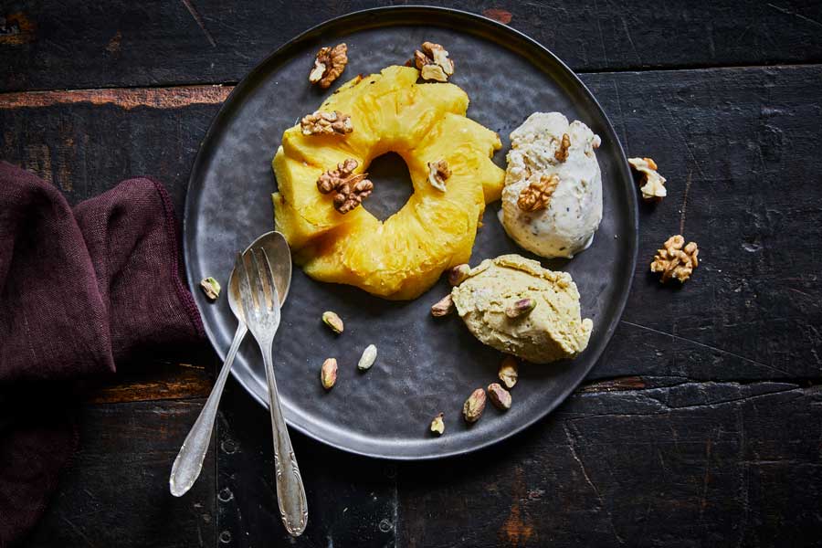 Smoked Pineapple with Salted Caramel - Borniak Rookovens