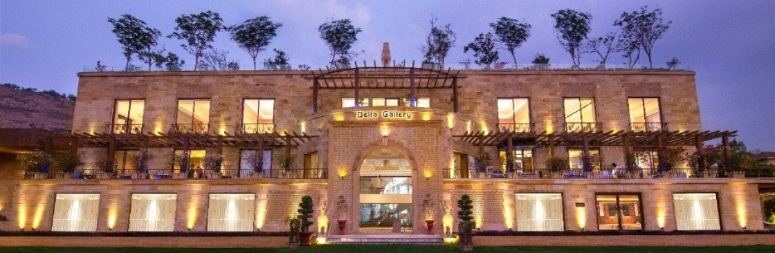 DELLA LUXURY Cover Image