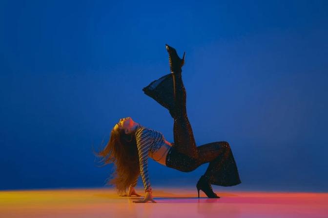 Pole Dance Choreography Ideas to Shine in Your Heels | Articles | poledanceandfitness | Gan Jing World - Technology for Humanity | Video & Movie Streaming