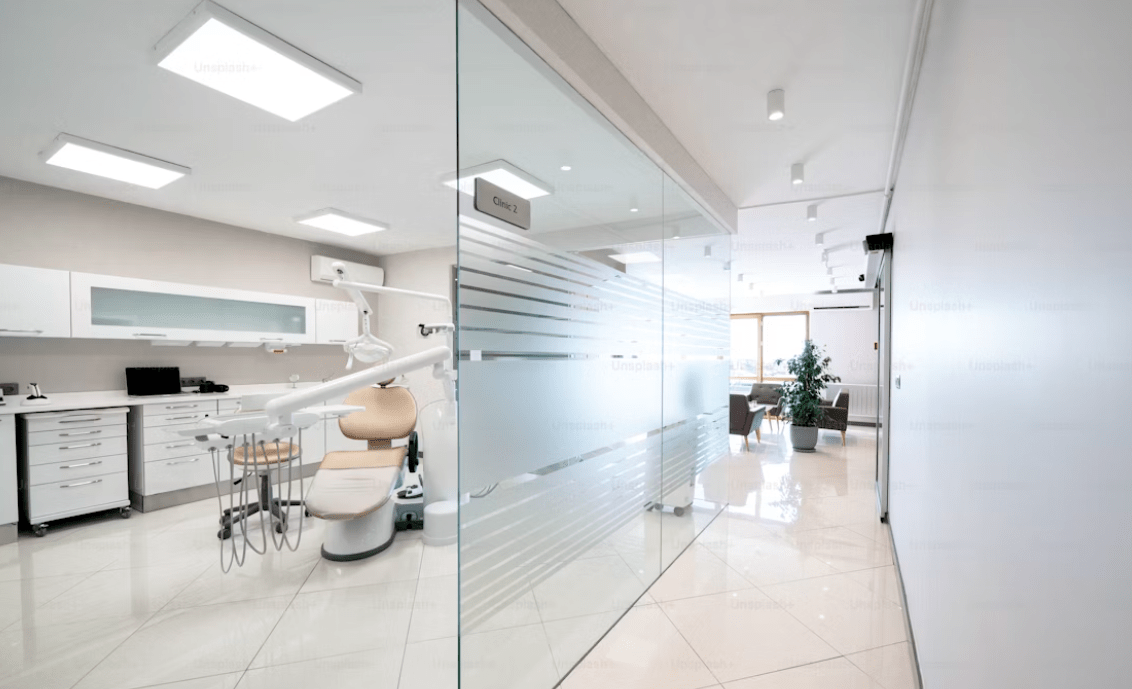  Explore Glazed Office Walls in Toronto & Transform Your Space with Modern Elegance! - Emeraldglass