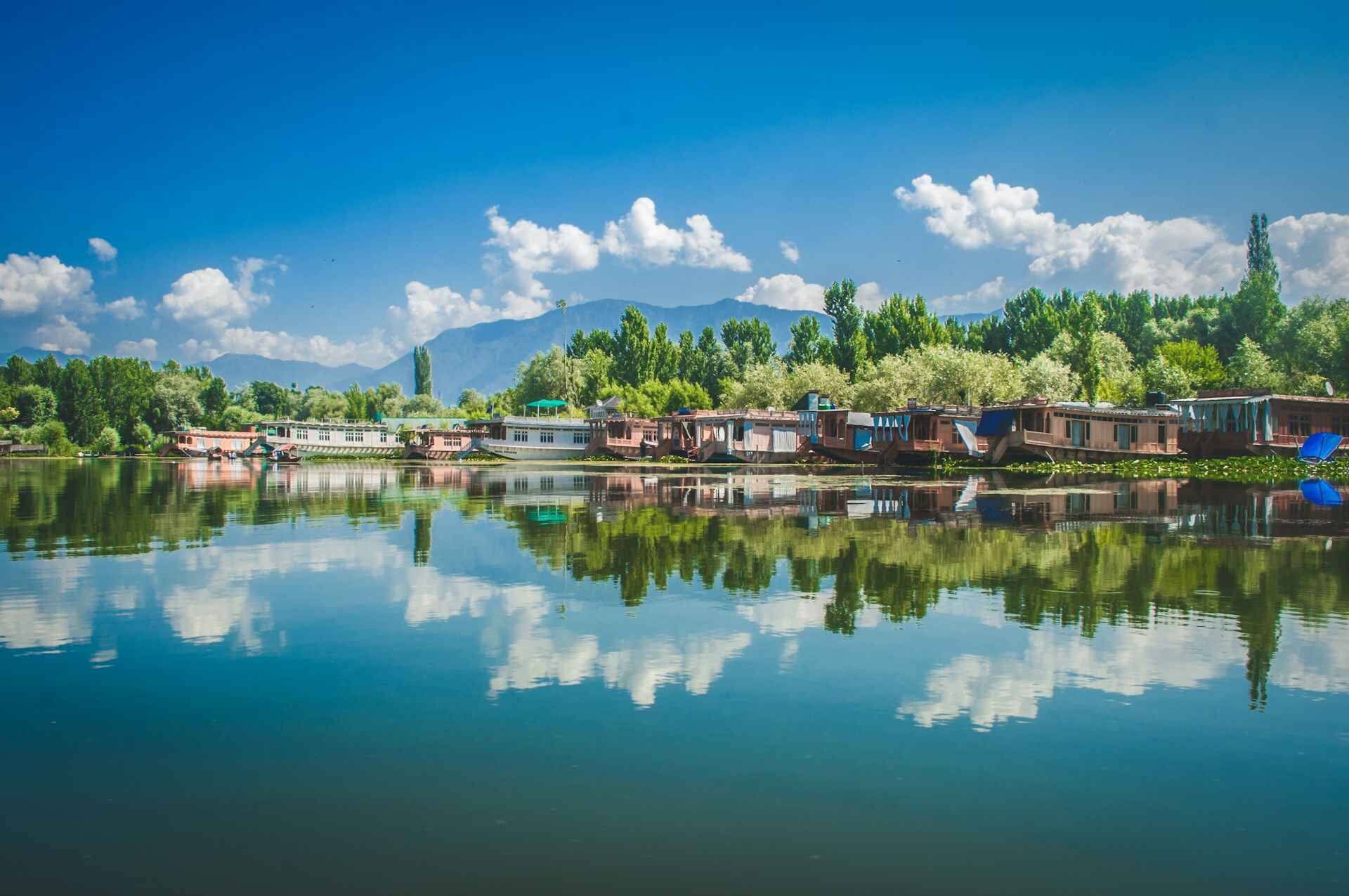 5 Nights 6 Days Kashmir Tour - NineMash Travel Package