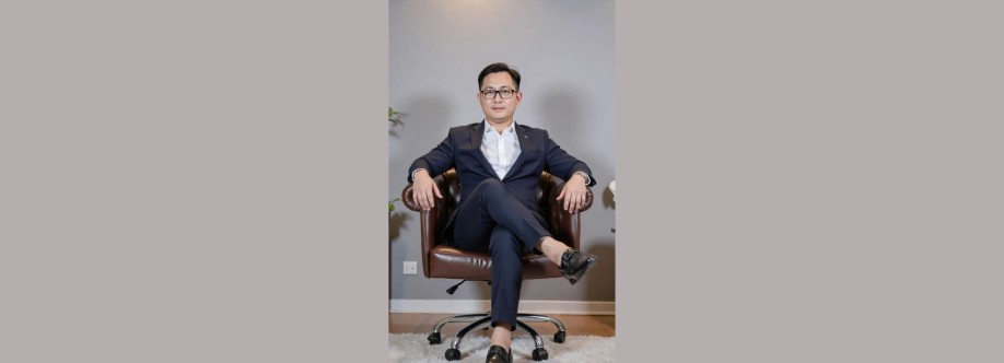 Nguyễn Trần Hải Quân Nam CEO ABC8 Nhà lãnh đạo chiến lược và đổi m Cover Image