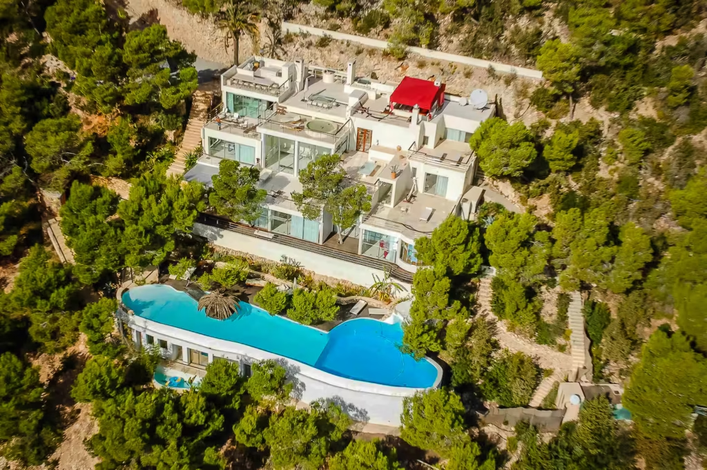 What Makes Ibiza a Timeless Destination for Private Stays? – News