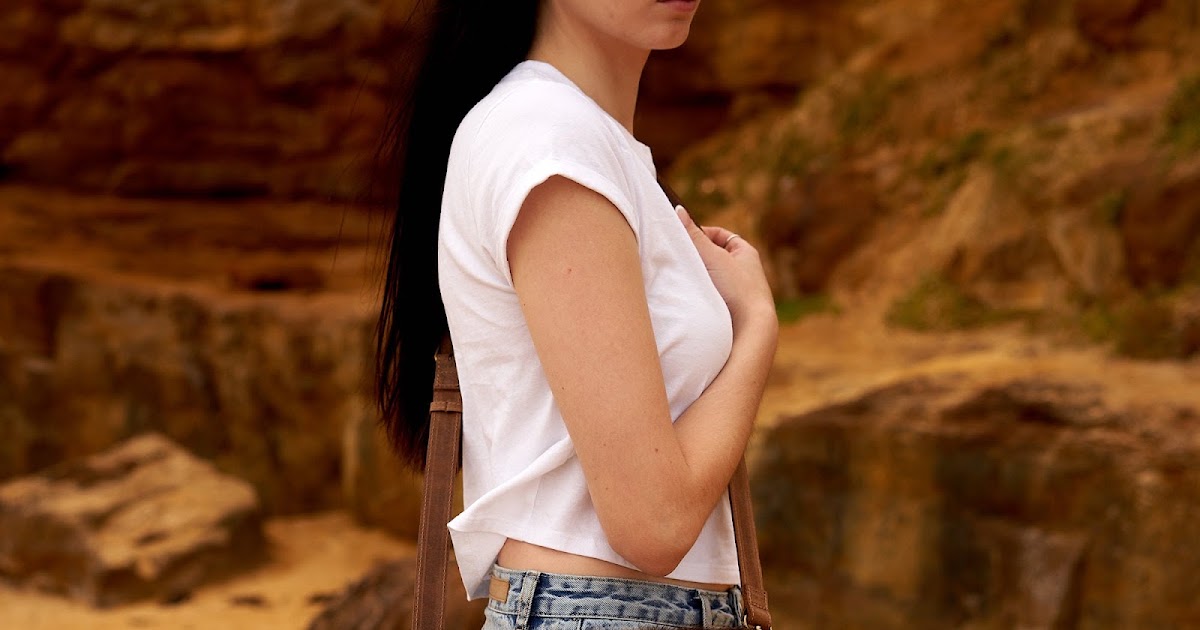 Why Strap Quality Matters When Buying a Leather Crossbody Bag