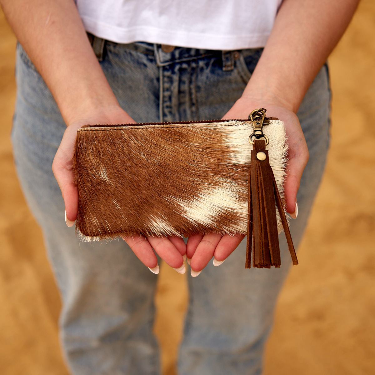 Buying Your First Cowhide Bag? Avoid These Common Mistakes – Melborne Leather Co.