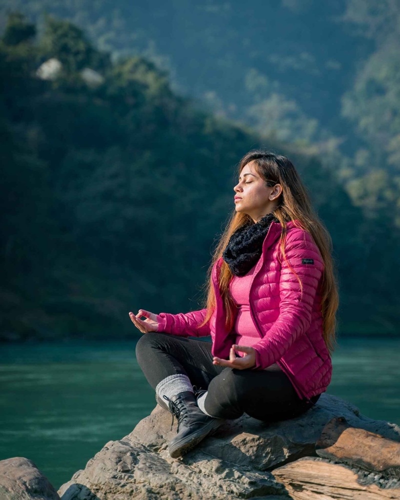 Breathing Exercises for Stress: Simple Ways to Calm Your Mind – Yoga School in Rishikesh