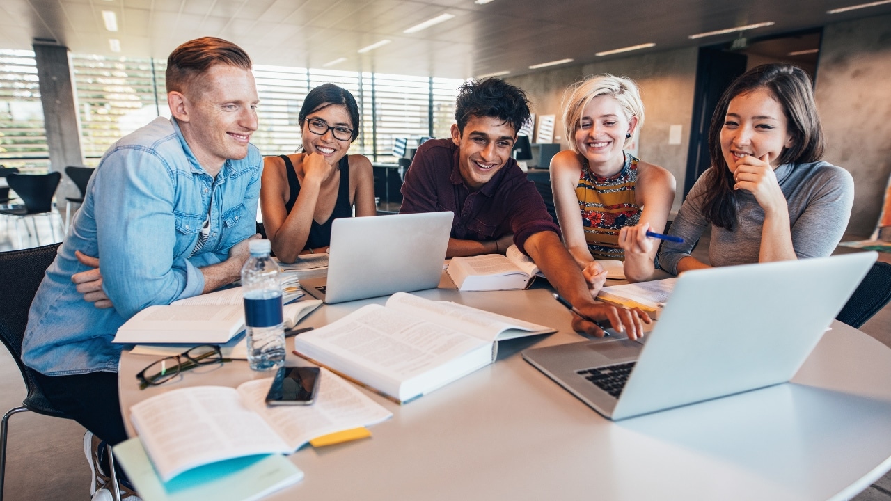 Study Abroad Consultant in Mumbai | Study Visa Consultant in Mumbai: Ever Aspire Consulting
