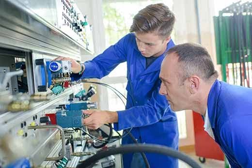 How Much Does a 1st Year Apprentice Electrician Earn in the UK?